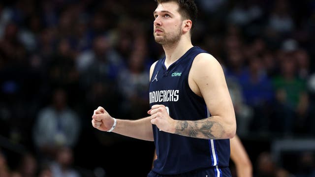 Dallas Mavericks try to avoid playoff elimination in Game 4 against the Warriors