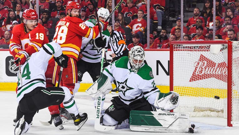 Gaudreaus Ot Goal Gives Flames 3 2 Win Over Stars In Game 7