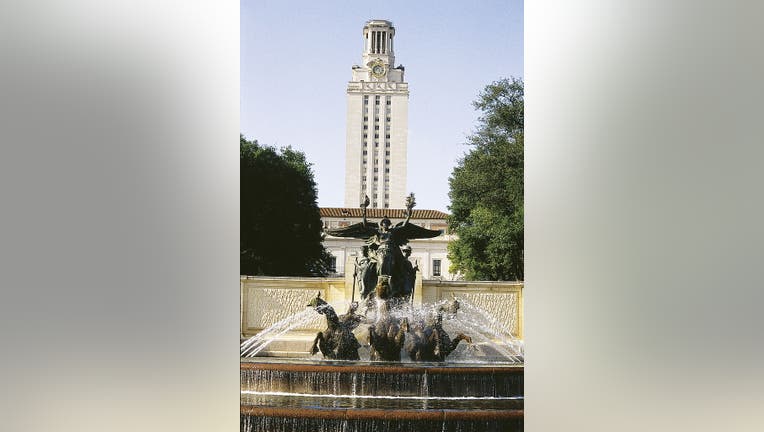 Littlefield Fountain and the Tower Building (Administration Building) on the campus of the University of Texas