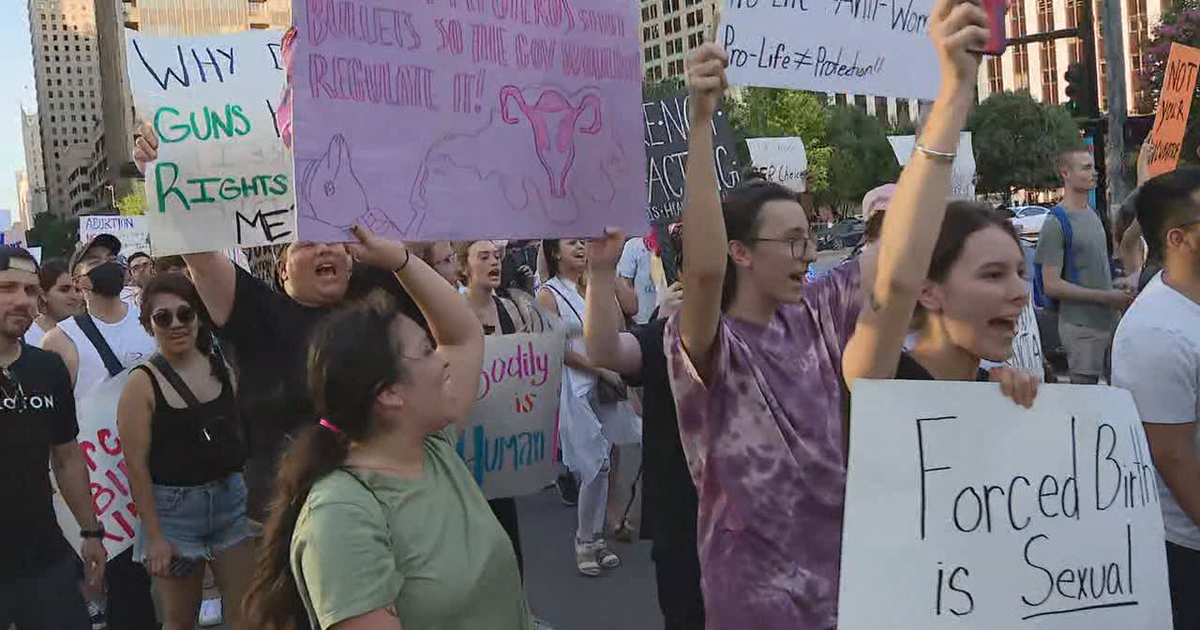 Women's rights advocates converge in Downtown Dallas to protest Roe V ...