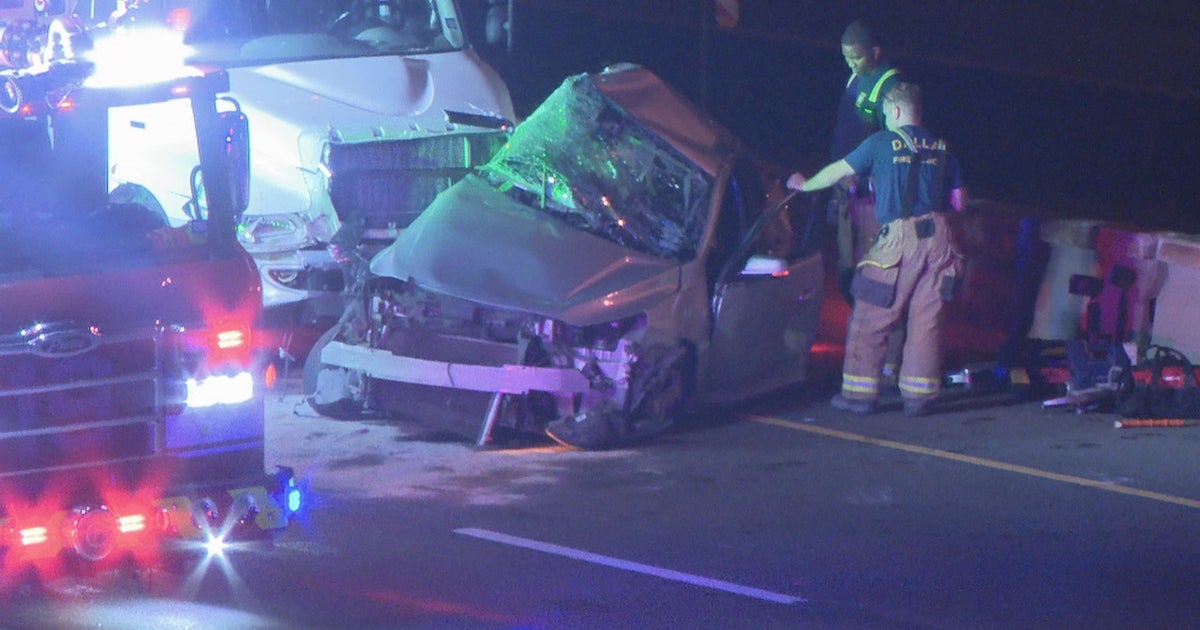 2 drivers flee scene of fatal crash on I-30 in Dallas | FOX 4 Dallas ...