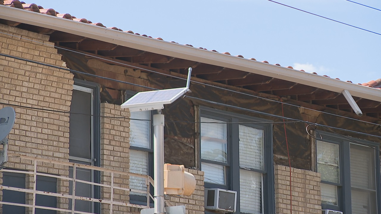 Roof collapses at Dallas apartment building, displacing dozens of residents