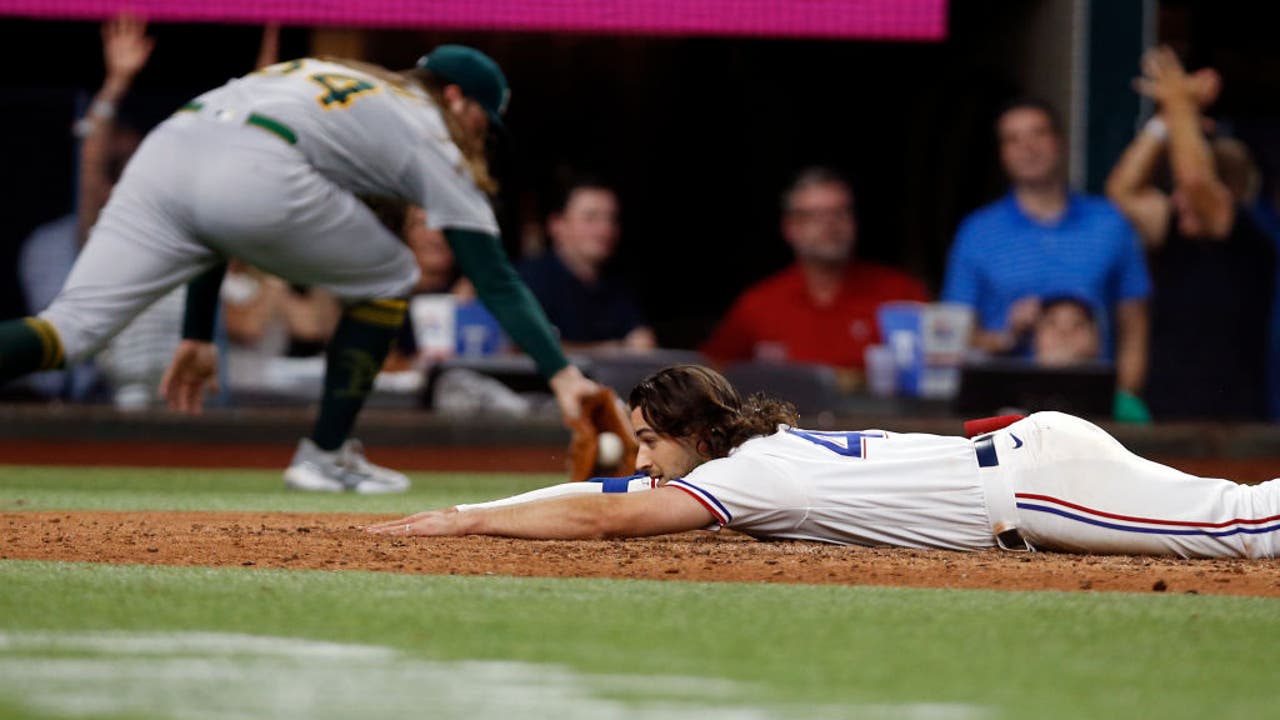 Seager HR, Smith inside-park shot send Rangers past A's 10-8