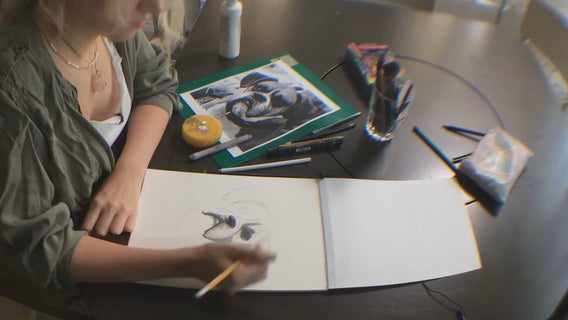 North Texas teen turns talent into pet portrait business