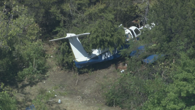 Pilot conscious after small plane crash near Dallas Executive Airport