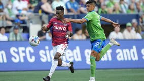 Frei perfect in net, Lodeiro lifts Sounders past Dallas 1-0