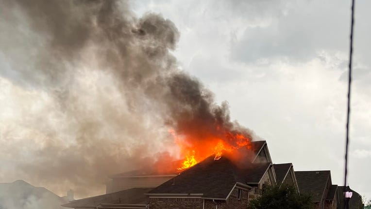 Lightning believed to start two house fires in Frisco