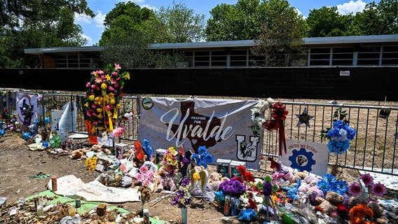 16 Uvalde fourth graders waited an hour with wounded teacher