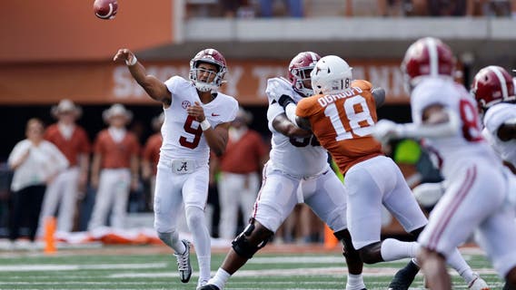 Young, No. 1 Alabama escape Texas on late FG 20-19
