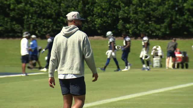 Dak Prescott attends Cowboys practice after thumb surgery