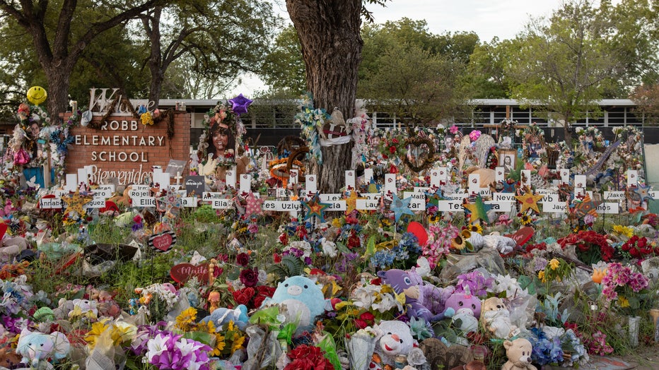 6544c99c-Uvalde students go back to school months after deadly US shooting killed 21