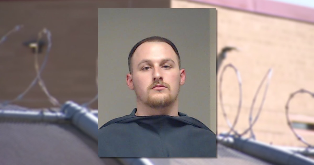 Collin County jailer arrested for sneaking inmate a cell phone ...
