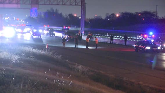 Early morning crash leaves 2 pedestrians dead, causes major backup in Fort Worth