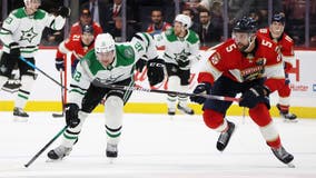 Stars defeat Panthers 6-4; Dallas goalie carted off ice