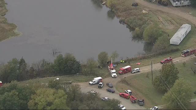 Body found in vehicle submerged in Dallas County pond