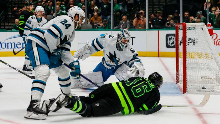 Dallas Stars shoot themselves in the foot losing 4-0 to the St