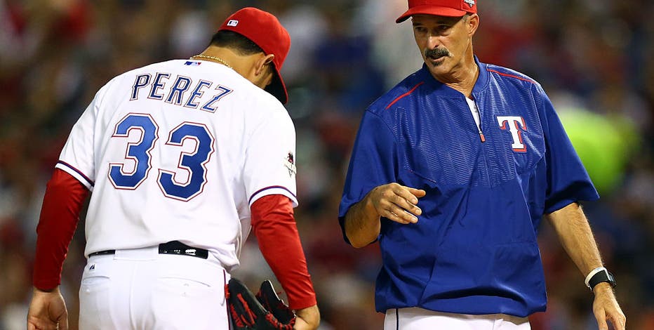 Rangers hire Maddux as pitching coach, Moore as advisor