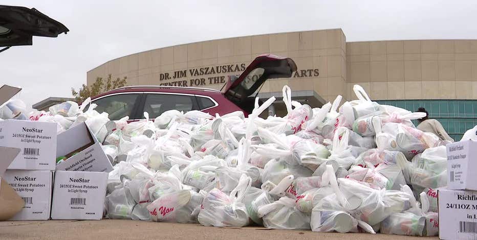 Struggling North Texans thankful for food bank giveaways as inflation soars during holidays