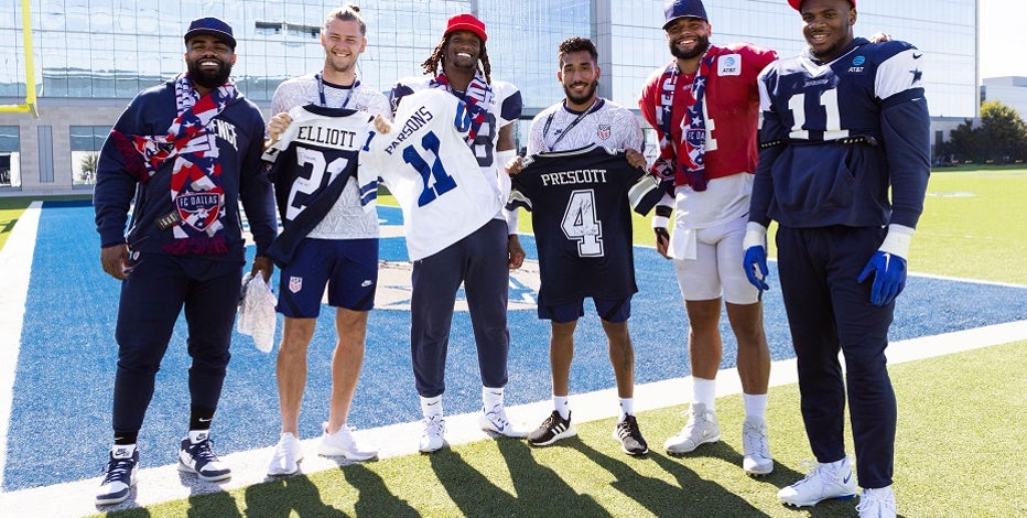 Members of U.S. World Cup squad stop by Dallas Cowboys practice