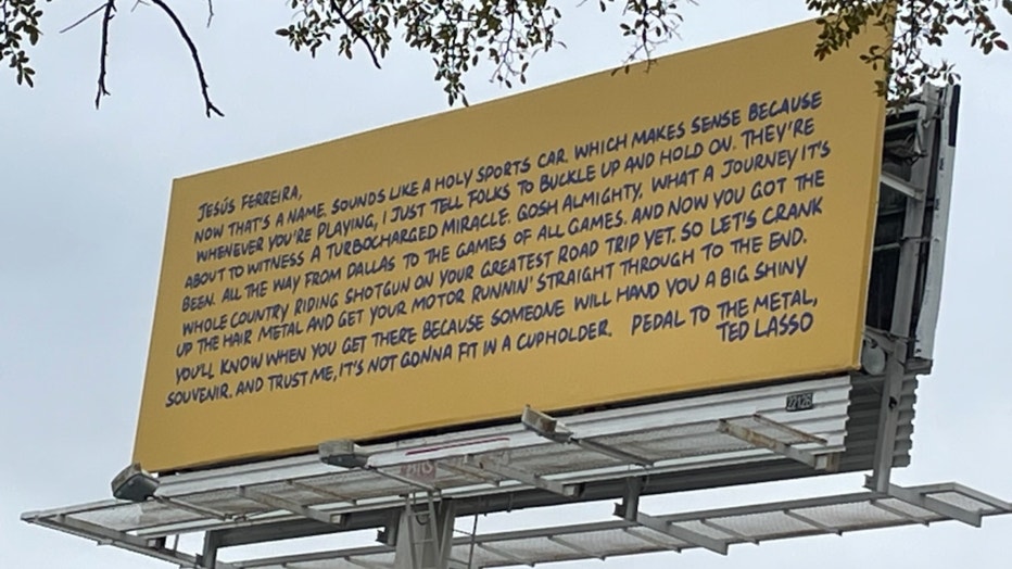 Ted Lasso sends off USMNT with billboards written to players - ESPN
