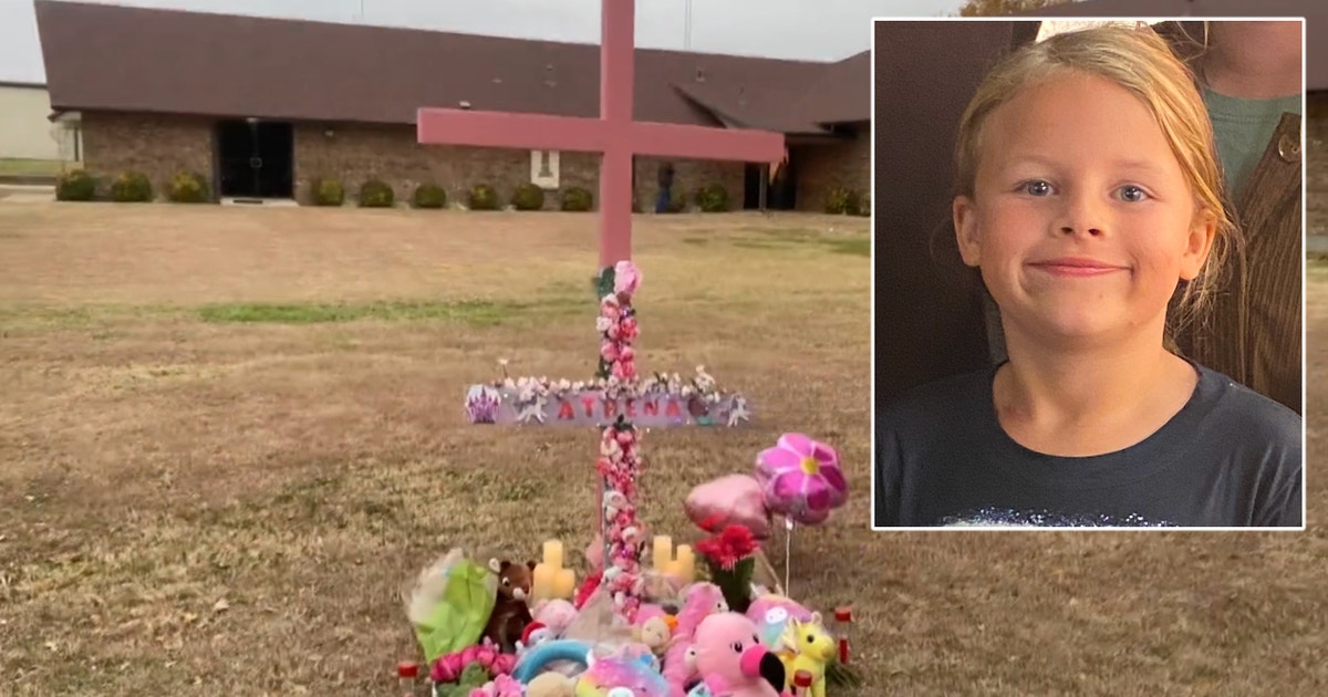 Athena Strand memorial grows as community pays their respects | FOX 4  Dallas-Fort Worth