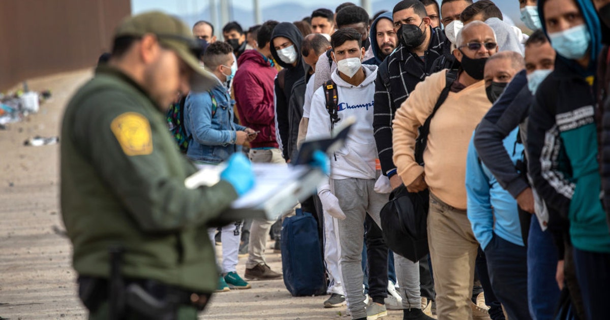 Border Patrol agent killed in high-speed chase of group entering US ...