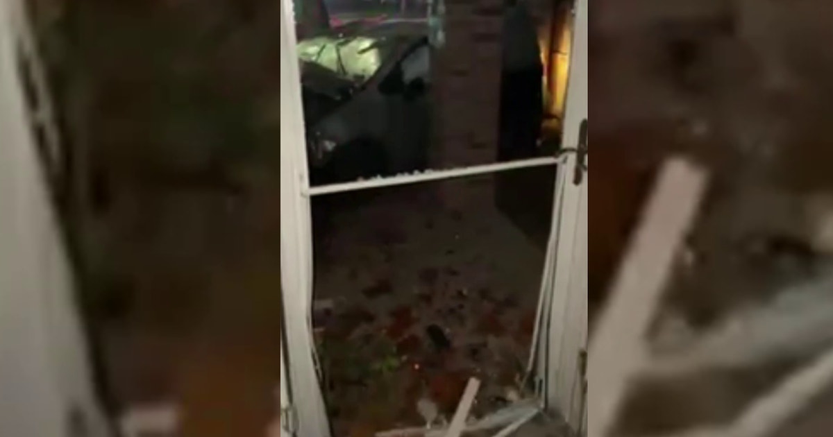 Car crashes into Fort Worth house early Friday morning | FOX 4 Dallas ...