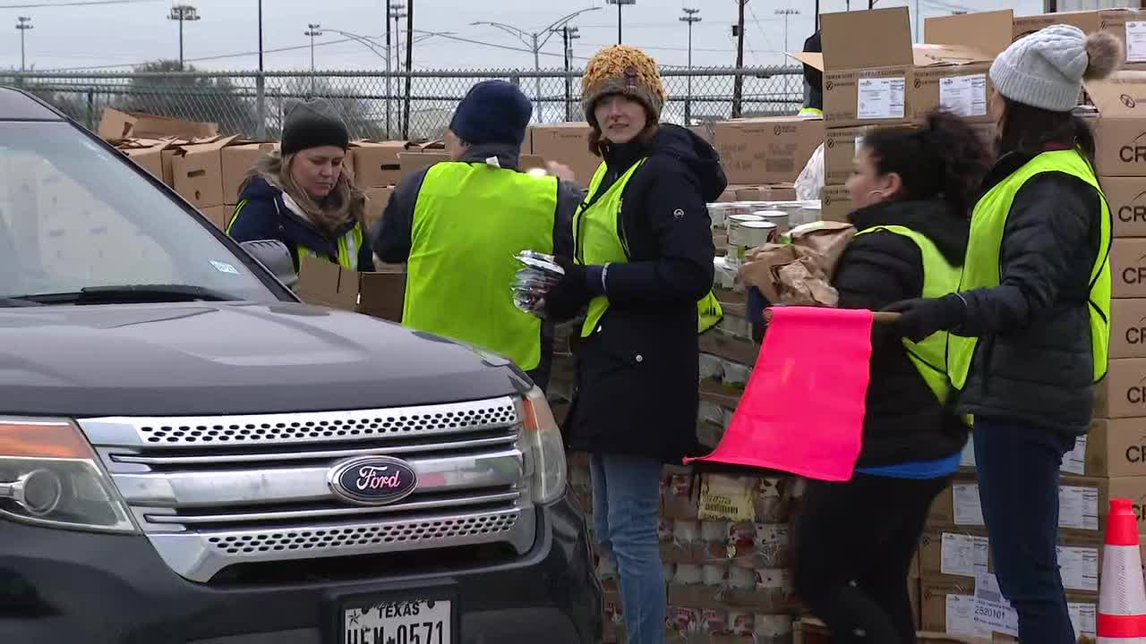 Holiday mobile food market helping North Texans in need - Vimarsana News