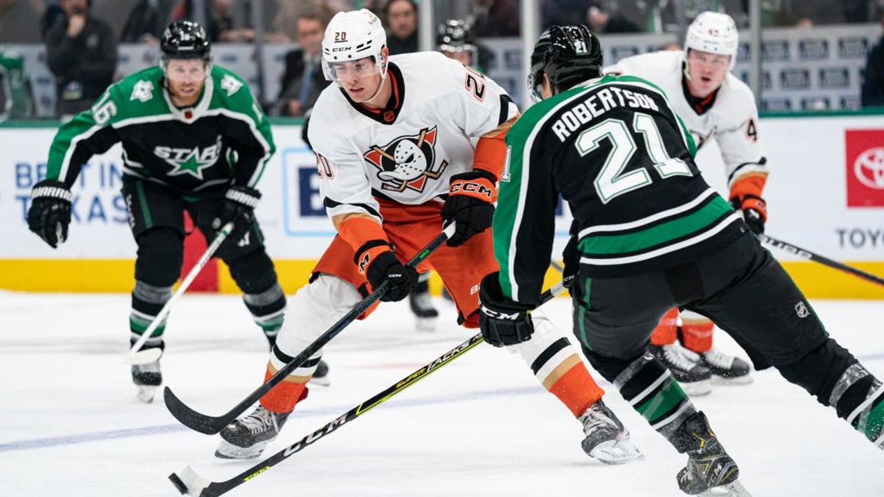 Robertson completes hat trick in OT as Stars take down Jets