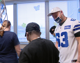 Dallas Morning News: 'It's a special thing' - Dallas Cowboys players make  holiday visits to four local children's hospitals