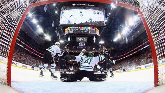 Wedgewood stops 35 shots as Stars down Devils 4-1