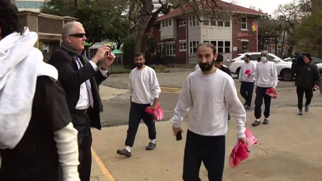 Bus of migrants arrive in Dallas, more expected Wednesday