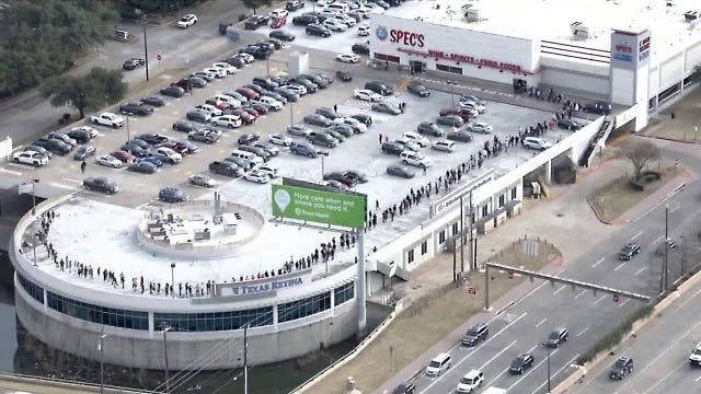 Why was there a huge line at Spec's in Dallas?