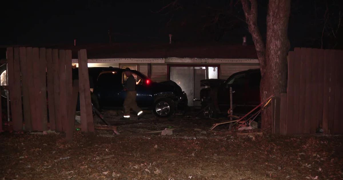Suspected drunken driver crashes into Fort Worth home | FOX 4 Dallas ...