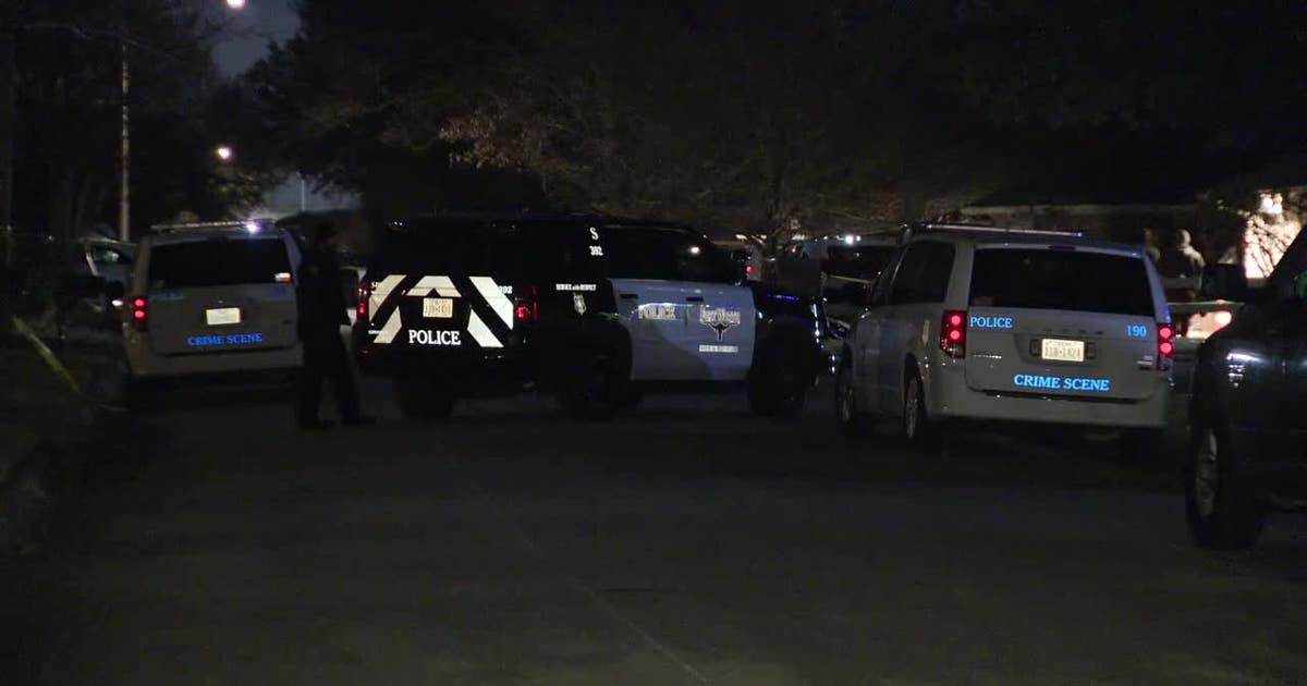 Man with machete fatally shot by officers, Fort Worth police say | FOX ...