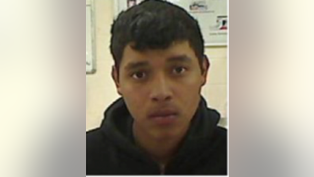 Suspect wanted for shooting 5 at Dallas apartment complex