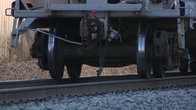 Man hit, killed by train in Kennedale