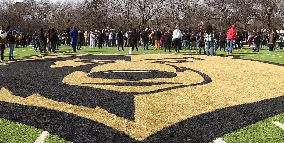 Parade held to celebrate South Oak Cliff football team's state title