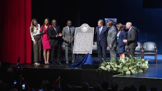 Plaque honoring Dr. Martin Luther King Jr. unveiled at SMU
