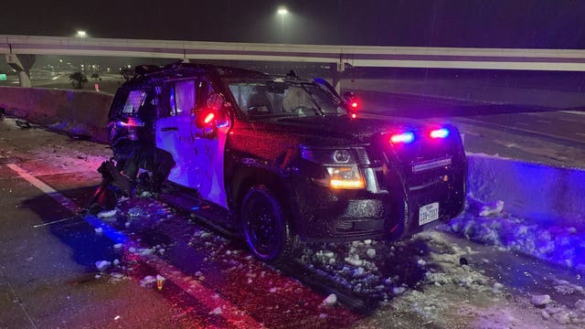 2 Fort Worth officers hospitalized after patrol car hit by 3 18-wheelers
