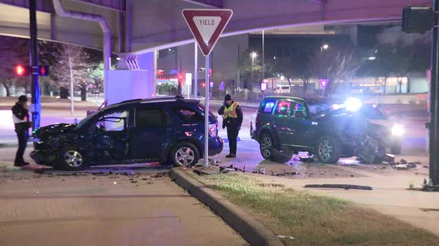Late night crash in Dallas leaves multiple people injured