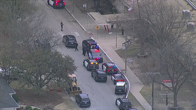 Large police presence outside Fort Worth elementary school