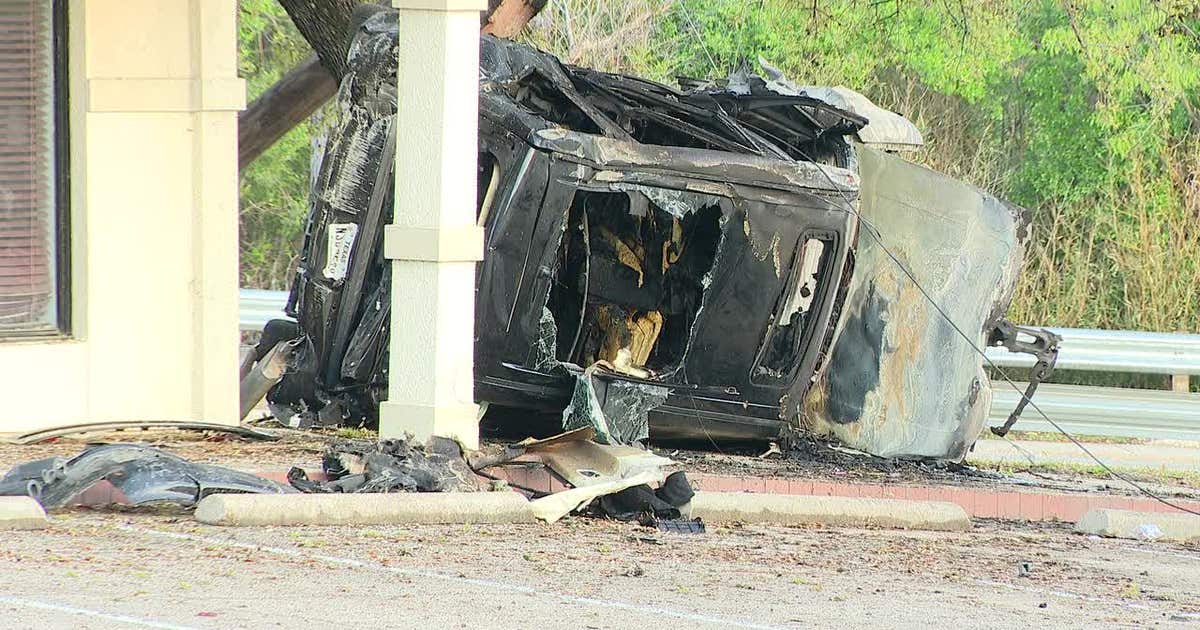 Fort Worth fiery crash kills 1 | FOX 4 Dallas-Fort Worth