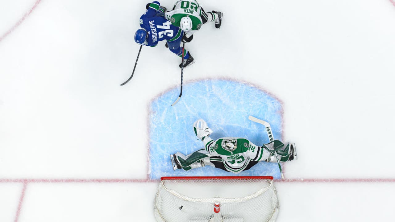 Canucks Beat West-leading Stars 5-2 For 5th Straight Win