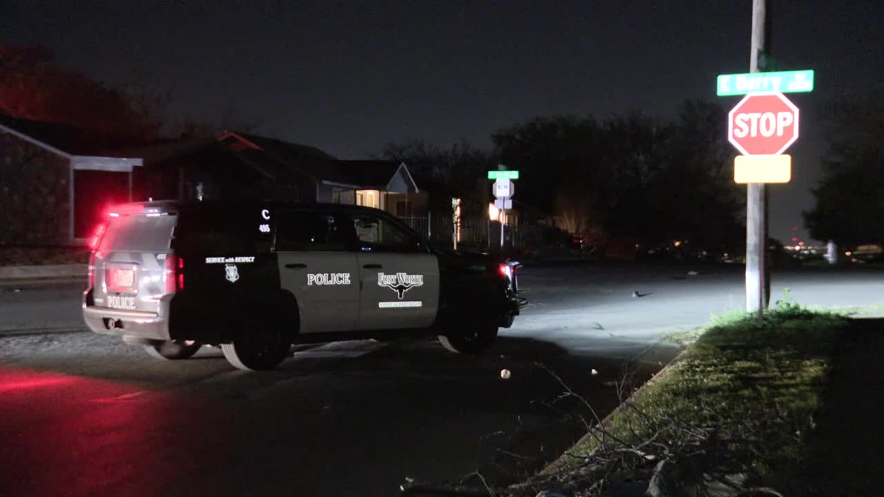 Pedestrian killed in Fort Worth hit-and-run crash | FOX 4 Dallas-Fort Worth