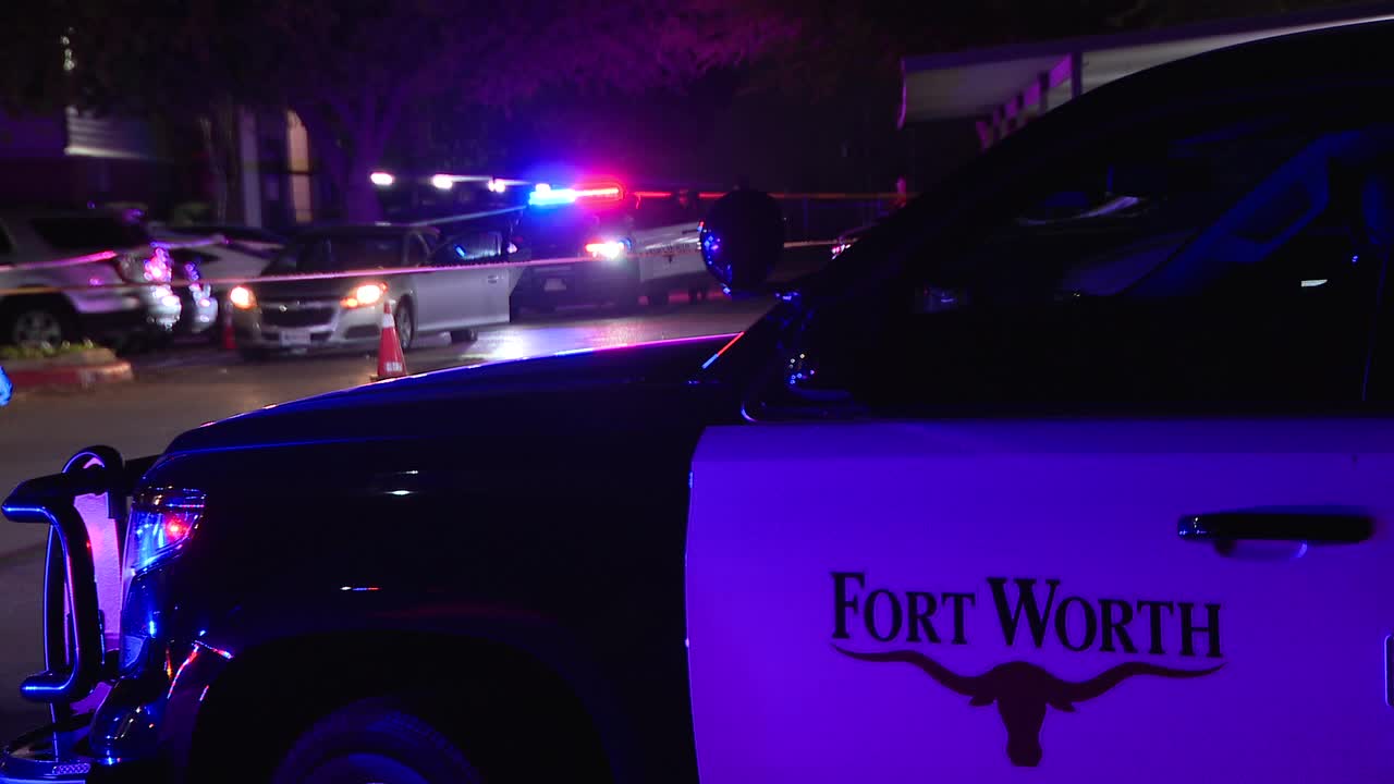 Fort Worth police investigating double shooting at apartment complex ...