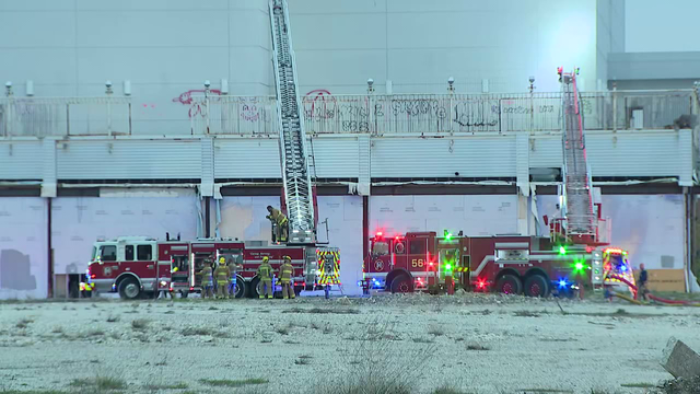 2 Dallas firefighters injured battling fire at abandoned Valley View Mall