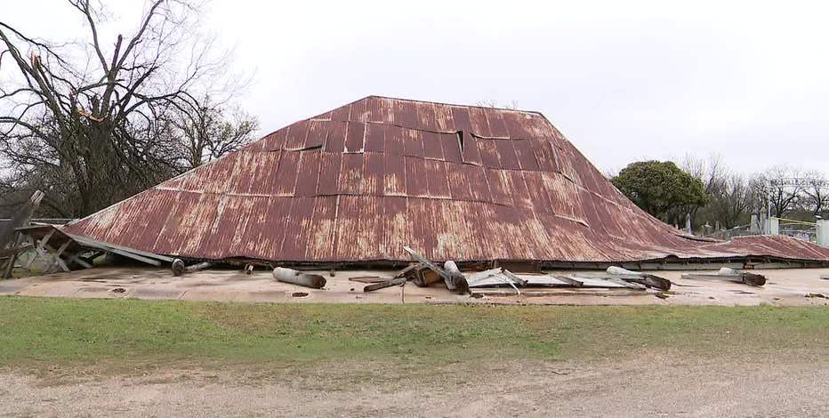 Possible tornado causes damage in Parker County