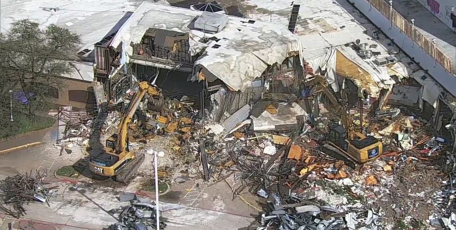 Valley View Center's final demolition underway following criminal activity, fires