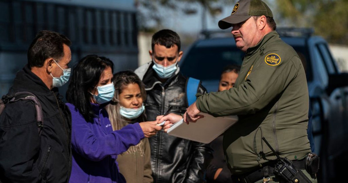 Texas officials bracing for expected record border crossings as Title ...